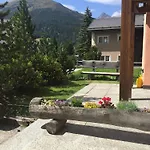 Chesa Aurora - * La Punt-Chamues-ch